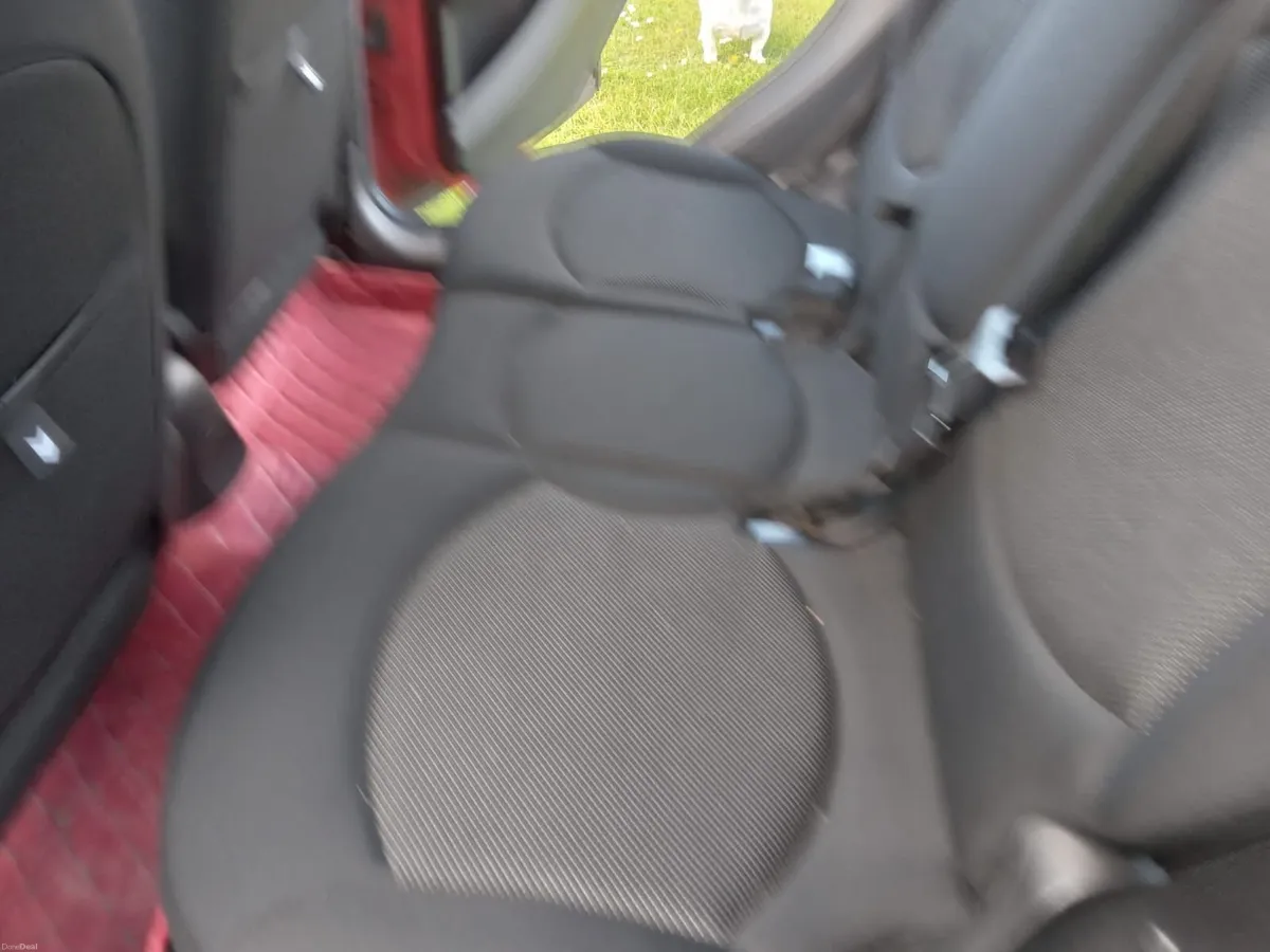 Mini Cooper 2011 - Image 2