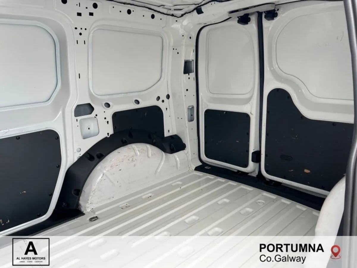 Volkswagen Caddy CARGO TDI 75BHP  M6F 5DR - Image 4