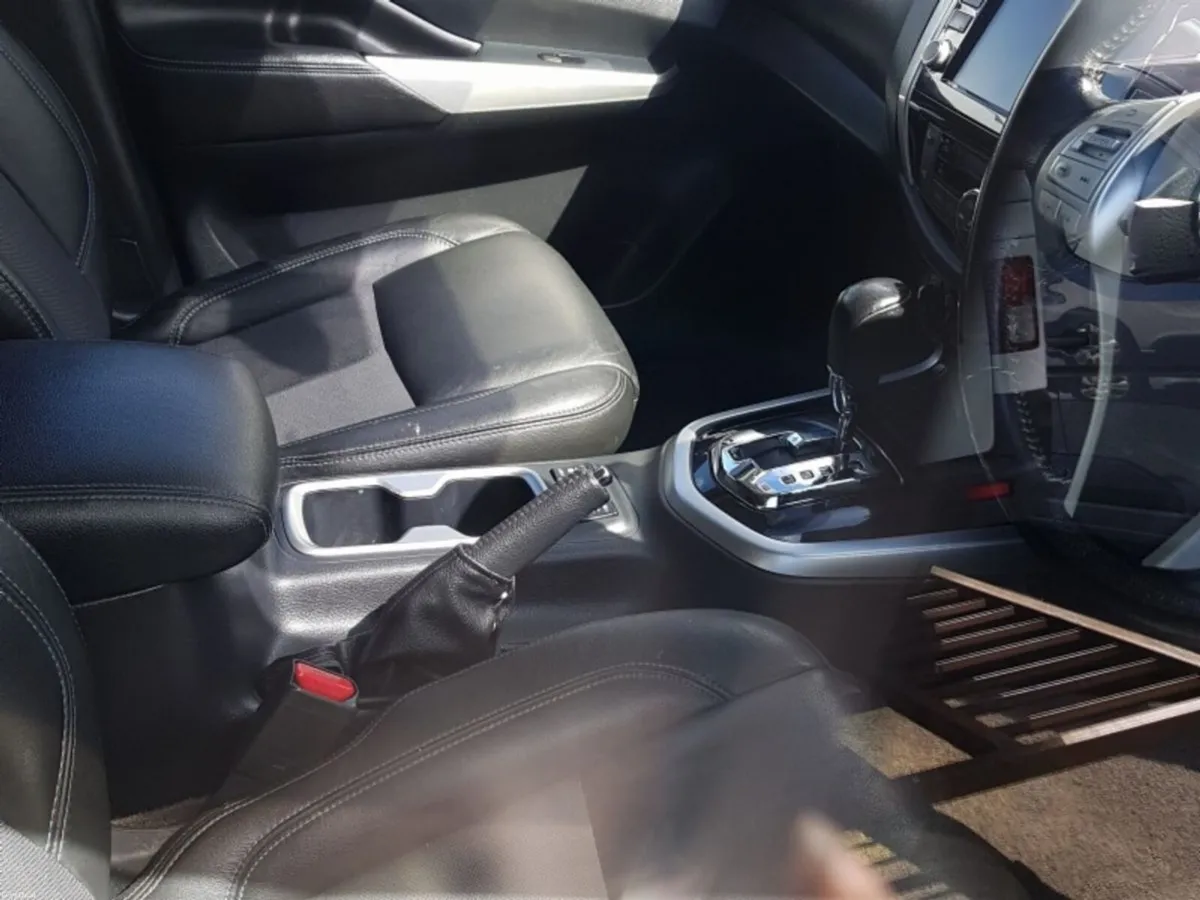Nissan Navara NAVARA 2.3 DCI N-GUARD 188BHP ex vat - Image 4