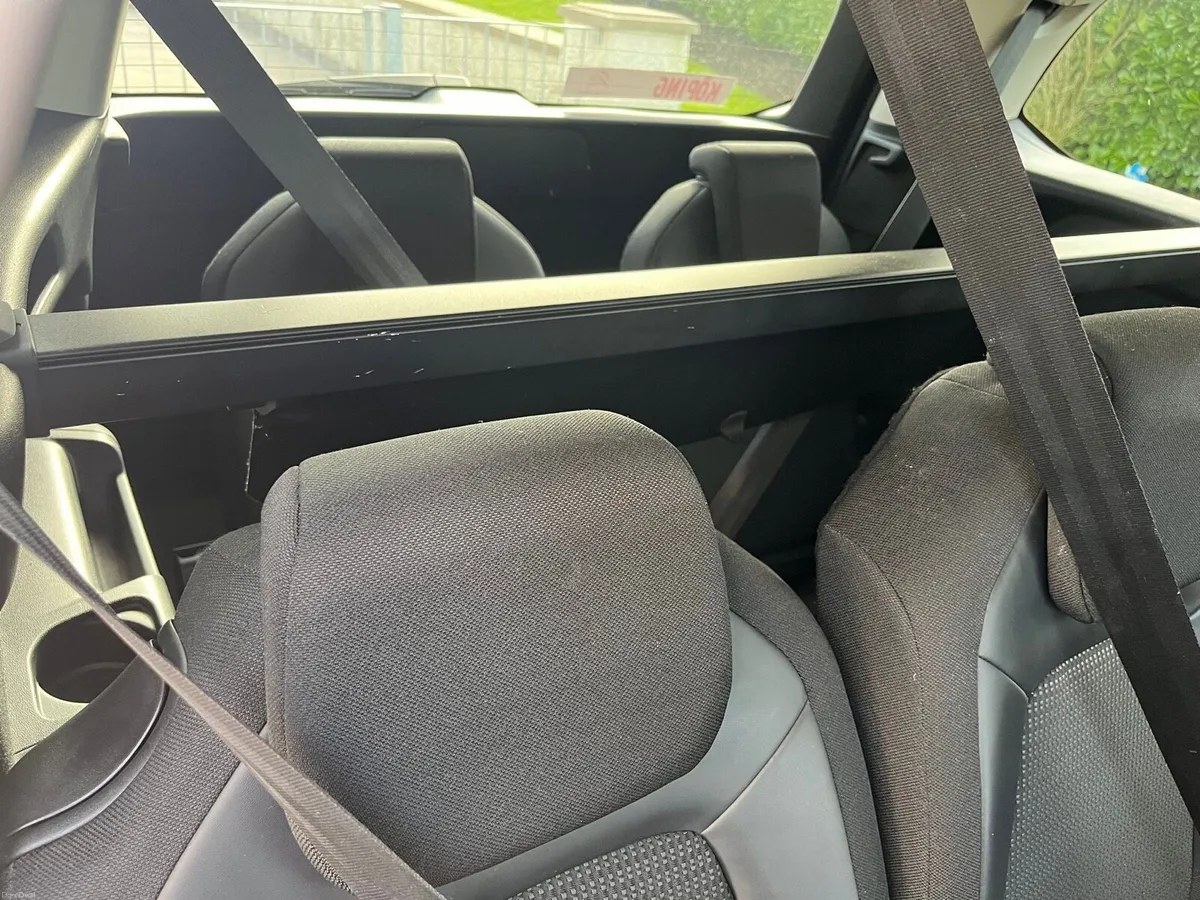 22 Citroen C4 Picasso - Image 4