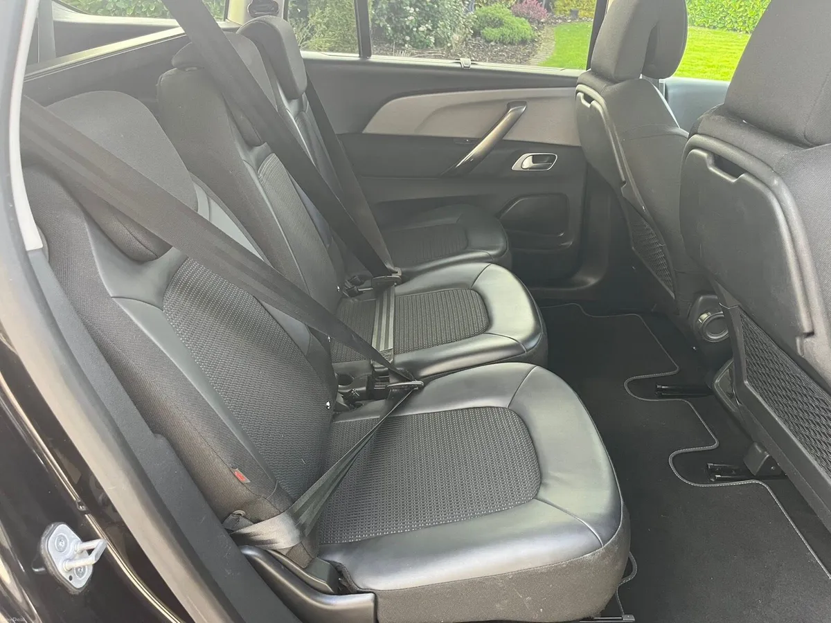 22 Citroen C4 Picasso - Image 5