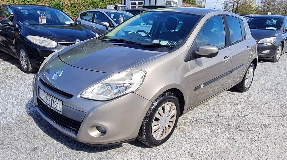 Renault Clio 2011 - Image 2