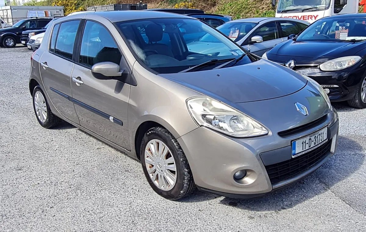 Renault Clio 2011 - Image 1