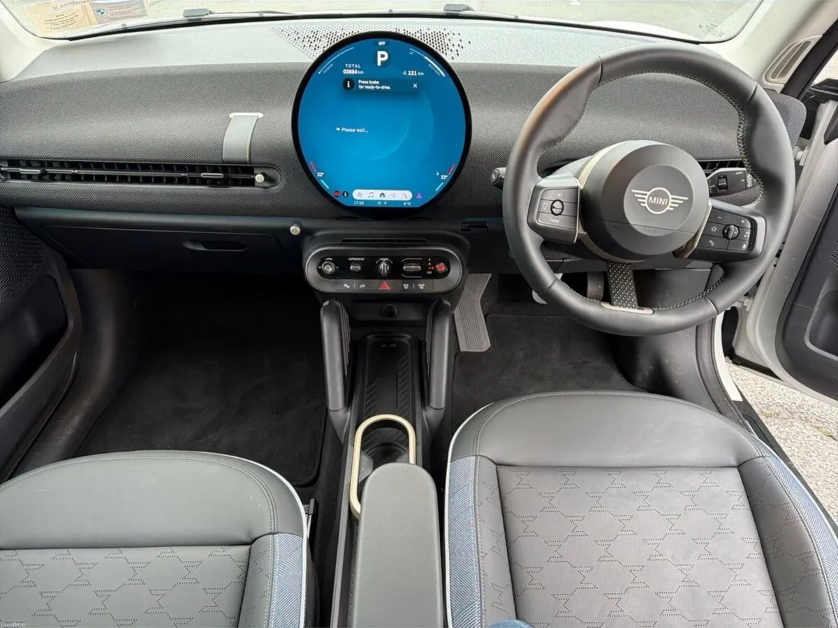 Mini Cooper Cooper E - Image 4