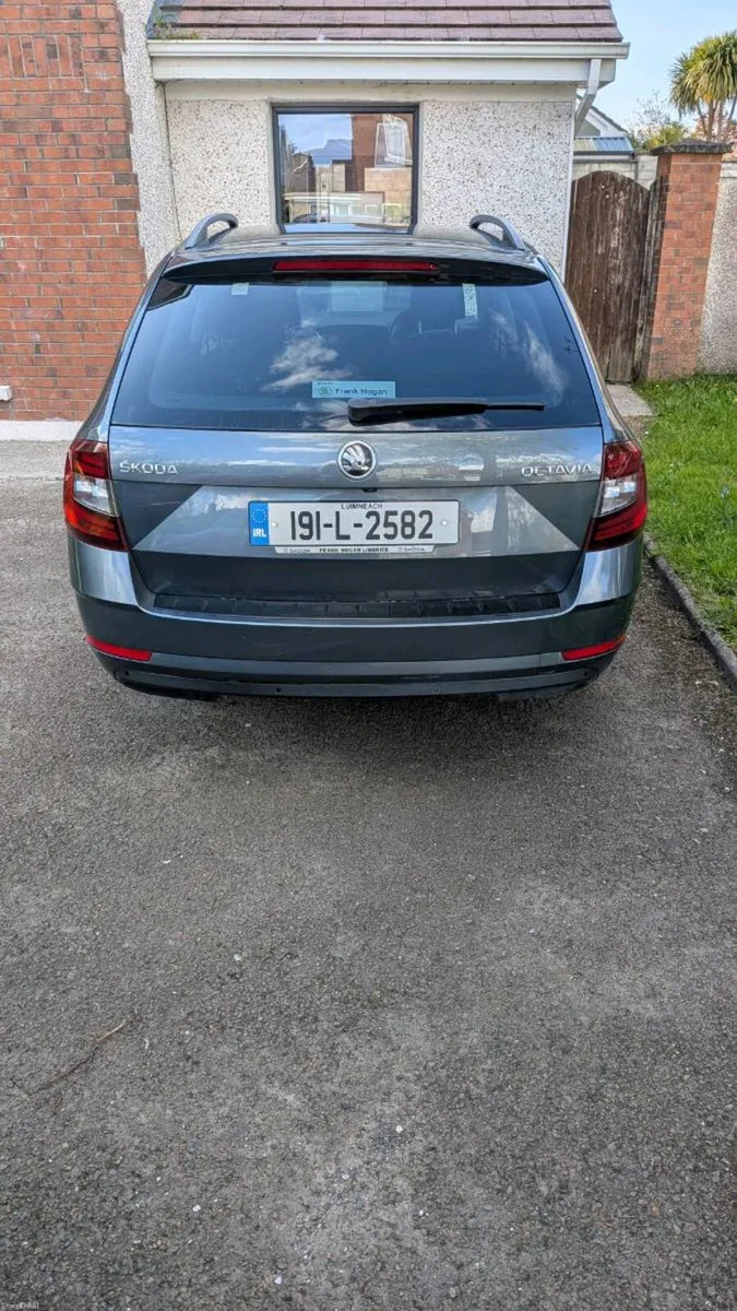 191 Skoda Octavia C AMB Combi 1.6tdi - Image 2