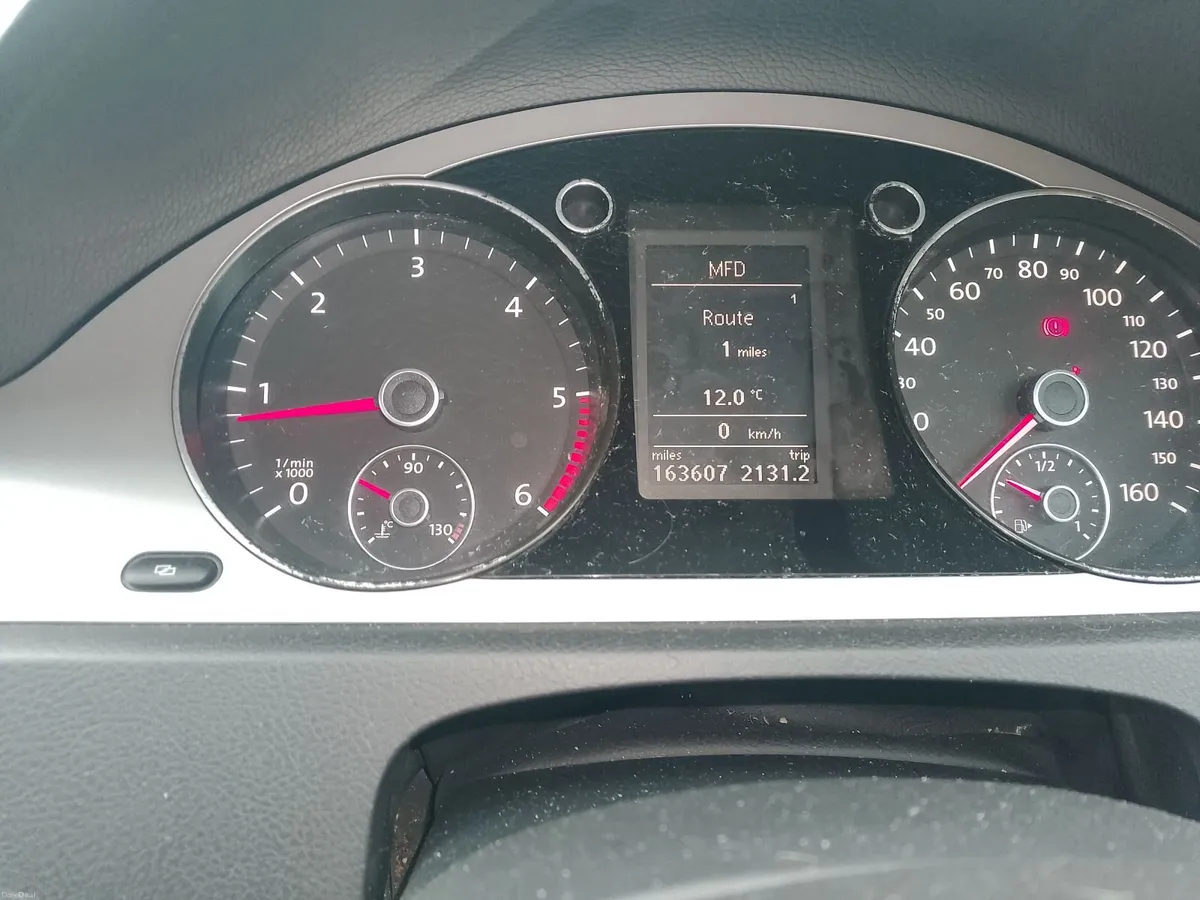 Volkswagen Passat 2010 - Image 4