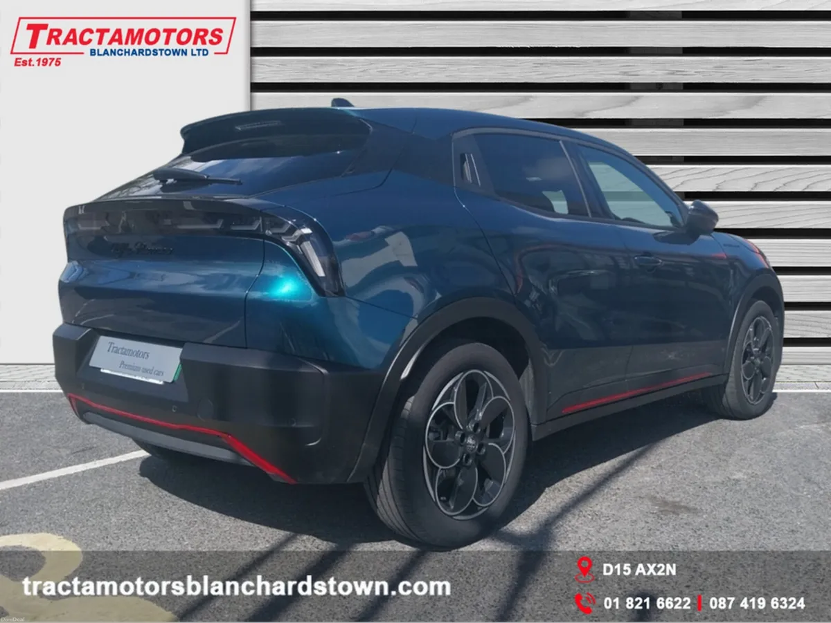 Alfa Romeo Junior LAUNCH EDITION 54KW 156HP BEV - Image 3