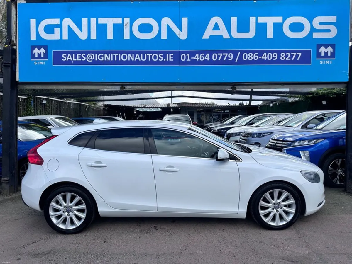 Volvo V40 1.6 PETROL, AUTOMATIC, NATIONWIDE WARRAN - Image 2