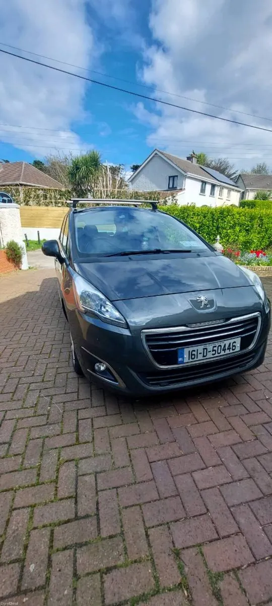 Peugeot 5008 - Image 1