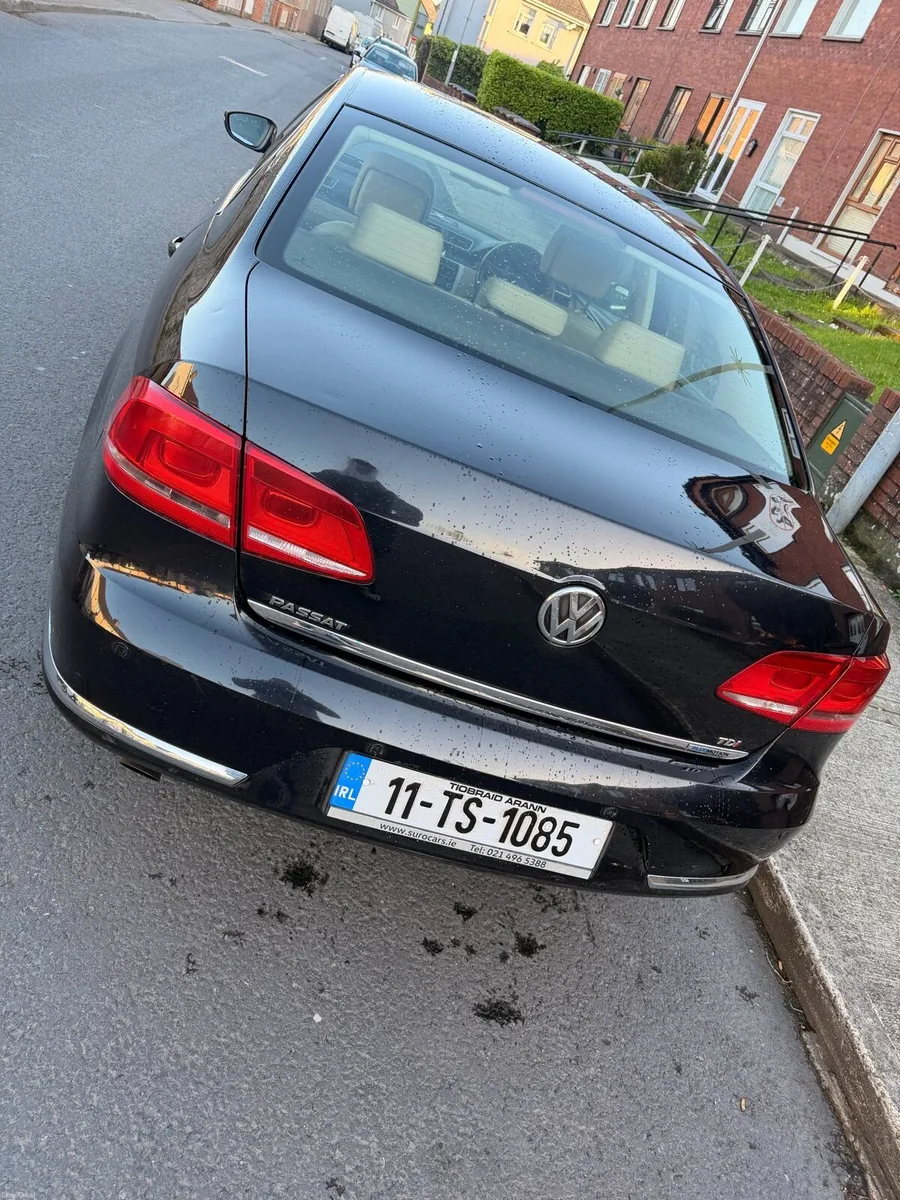 2011 Passat - Image 2