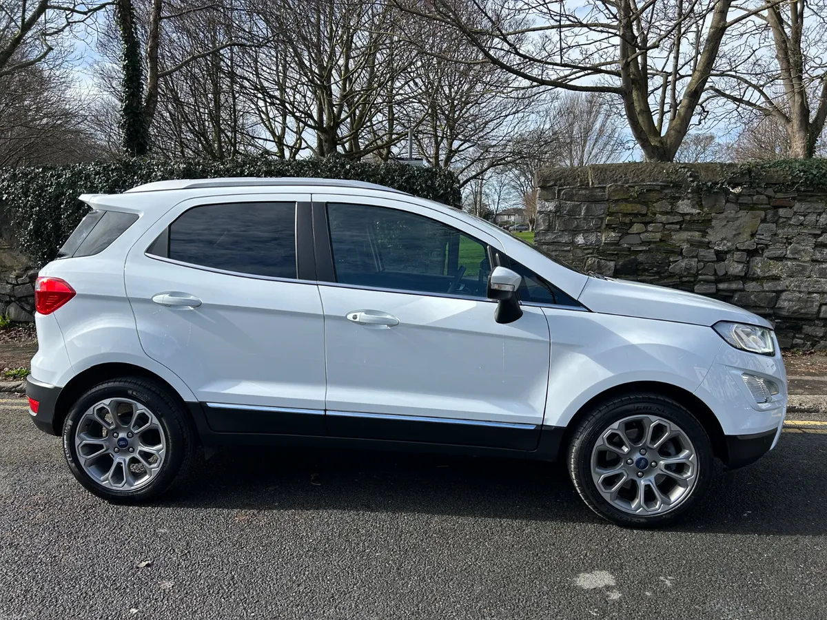 2019 FORD ECOSPORT PETROL ONLY 15,000 MILES - Image 4