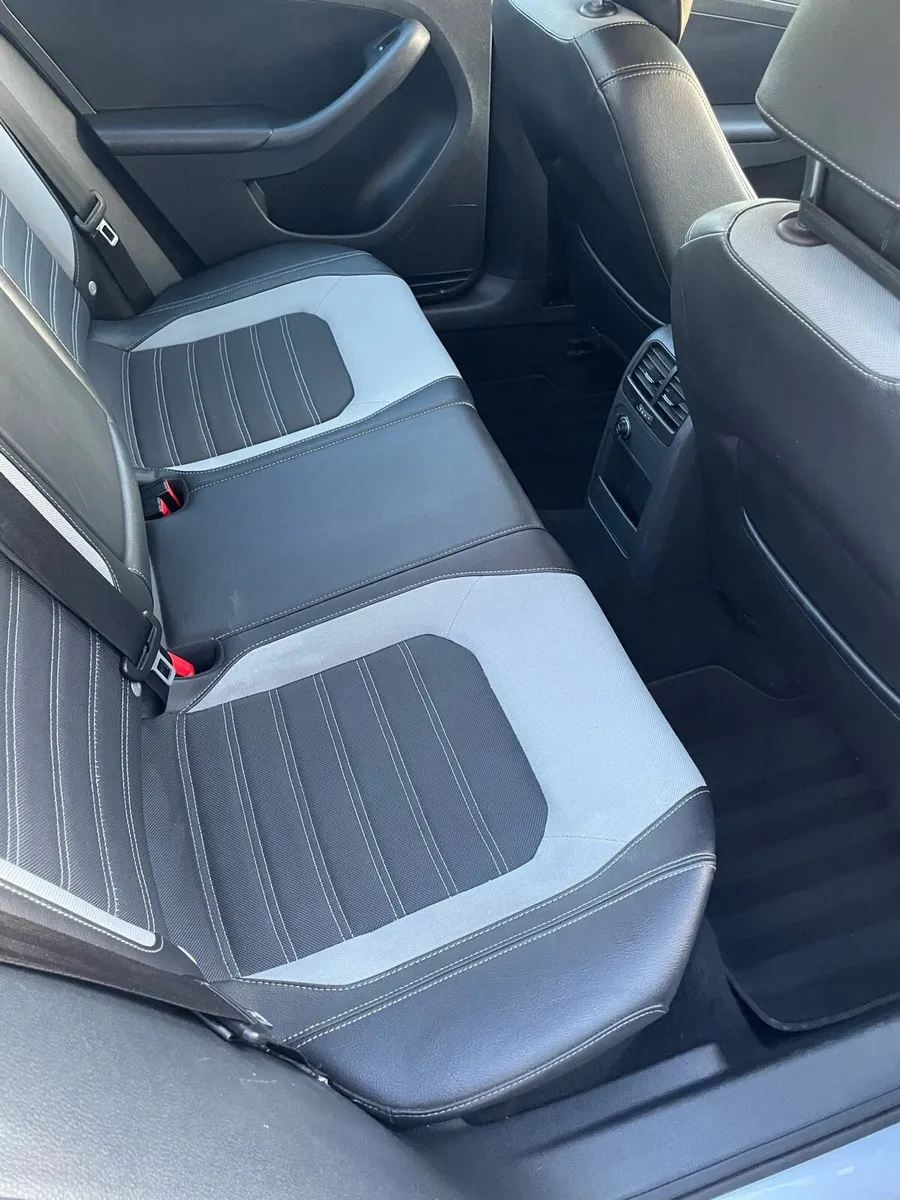 Volkswagan jetta 2011 - Image 3