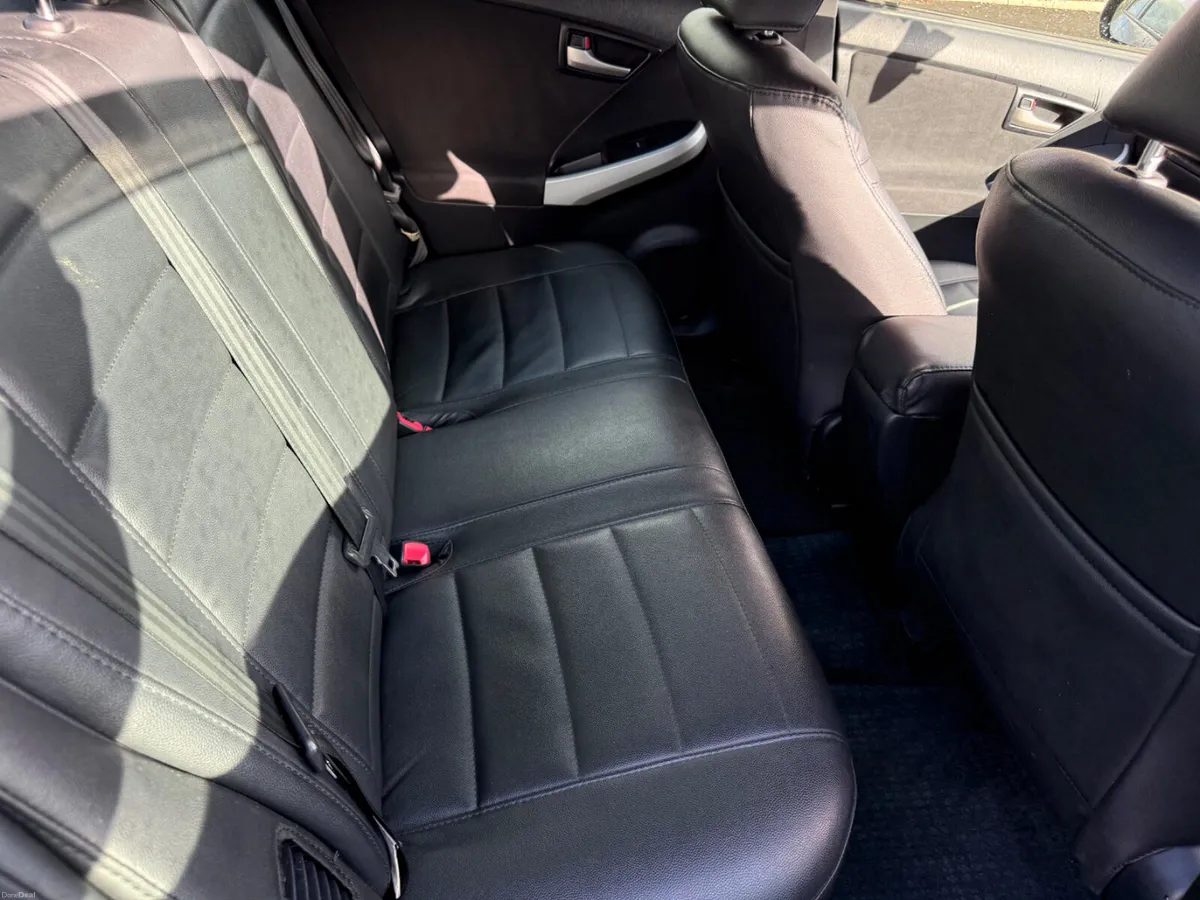 Toyota Prius 2015 - Image 3