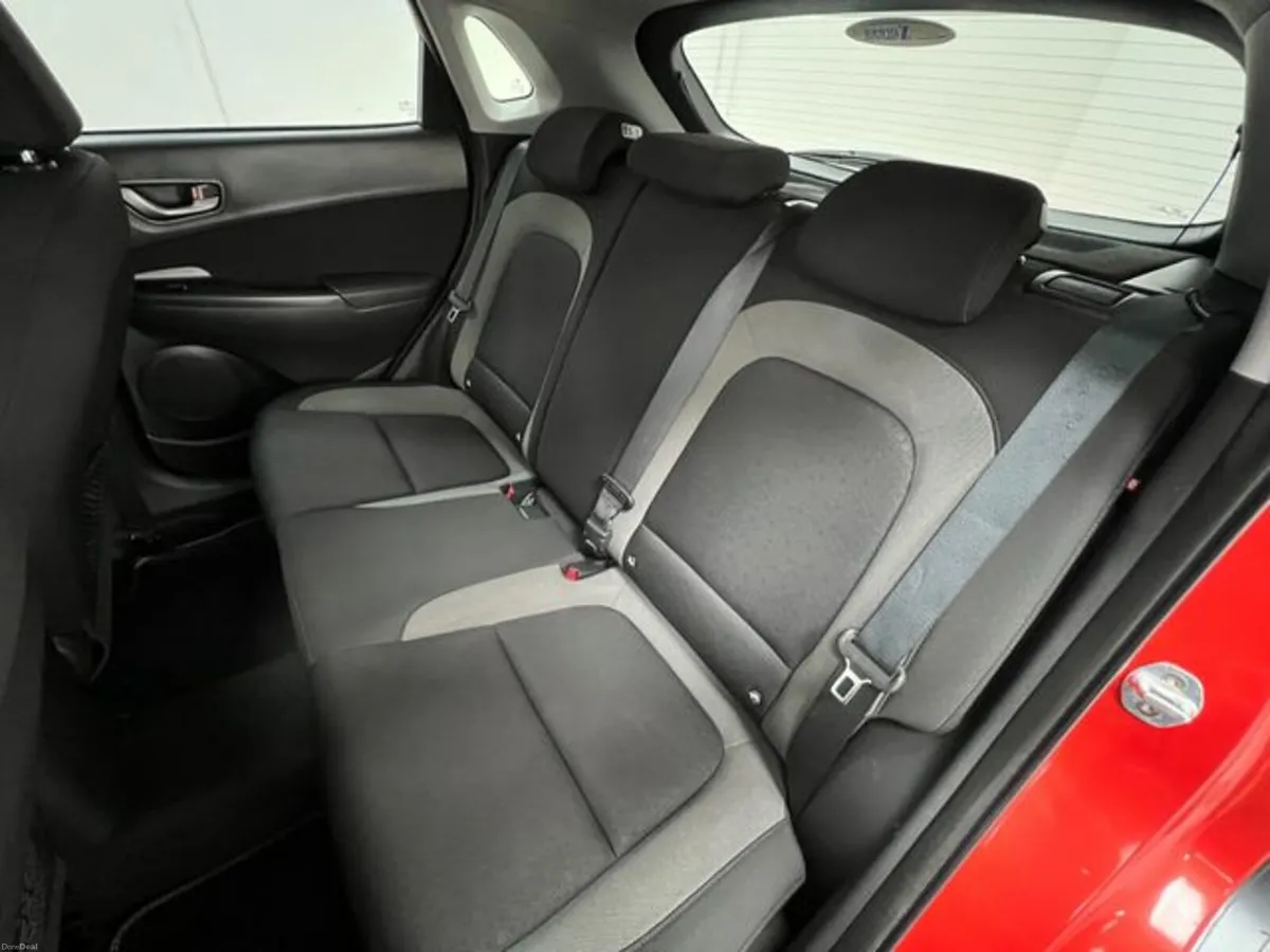 Hyundai KONA 1.6 Manual, Reversing camera - Image 4