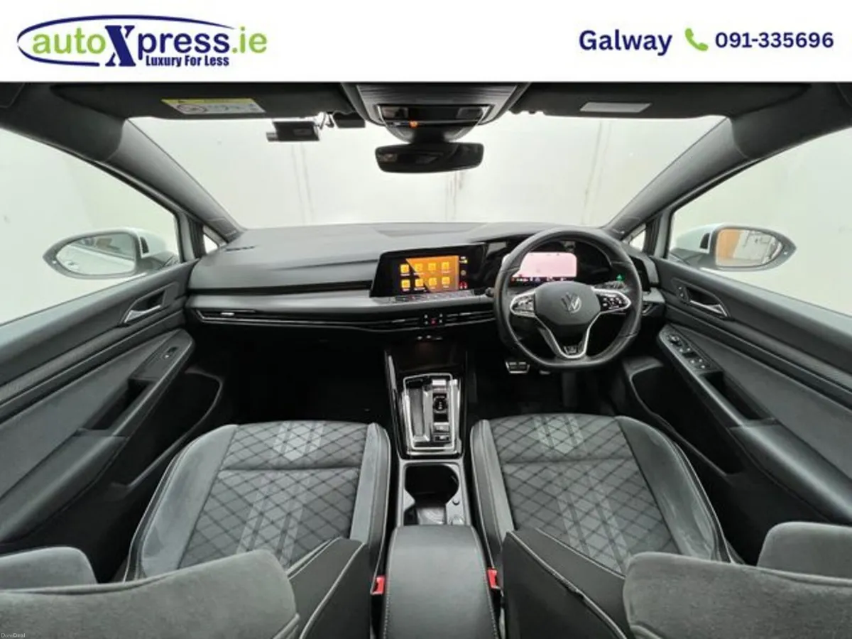 Volkswagen Golf ETSI R-Line Platinum Edition, Auto - Image 2