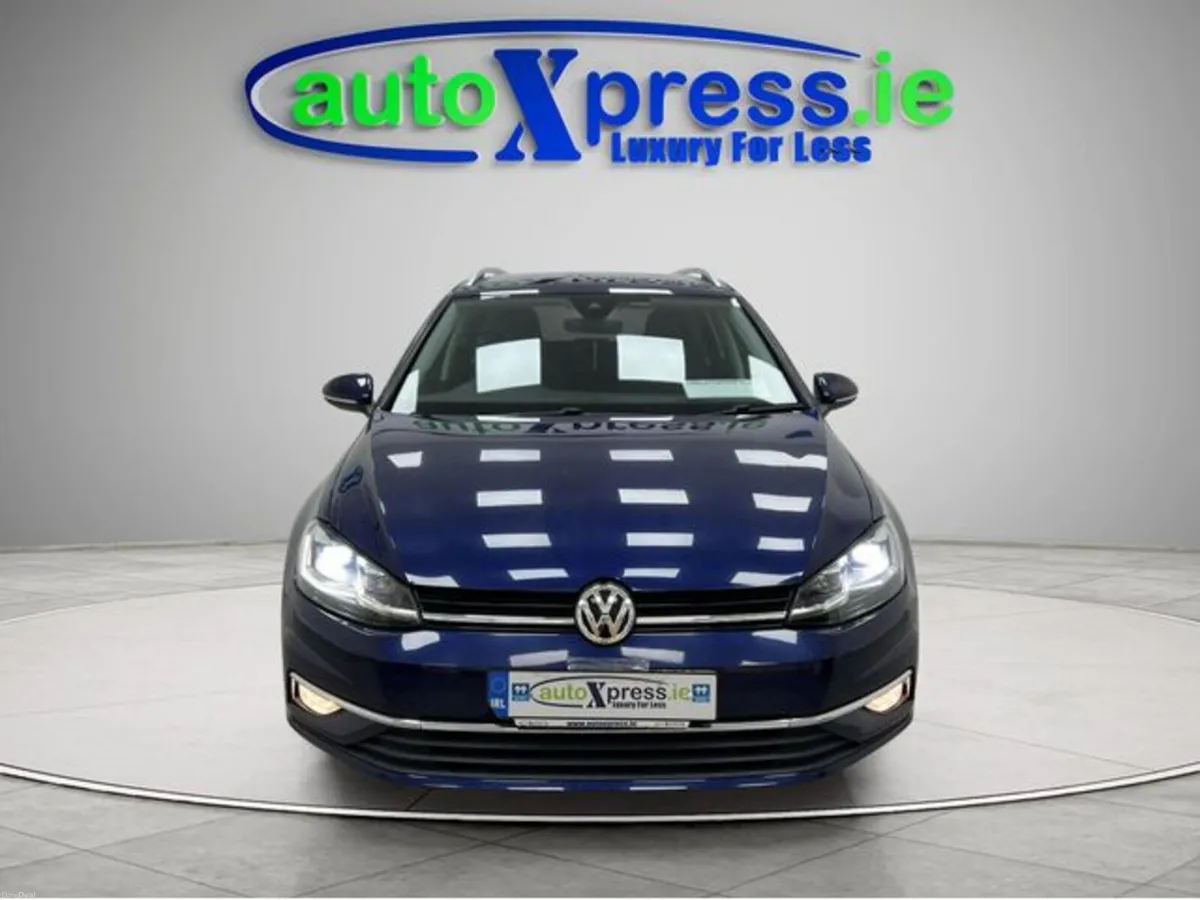 Volkswagen Golf 1.2 TSI Automatic, Reversing camer - Image 3