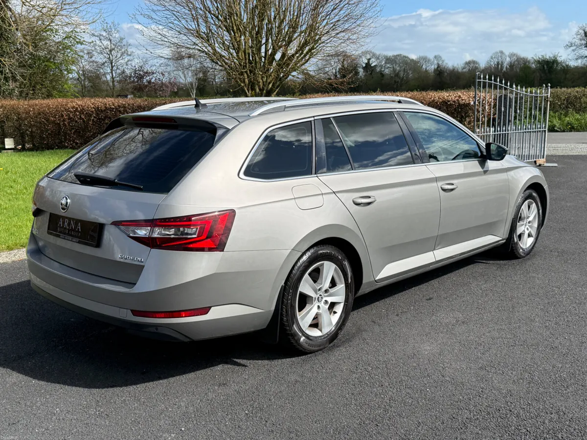 2016 Skoda Superb Estate Ambition - Image 5