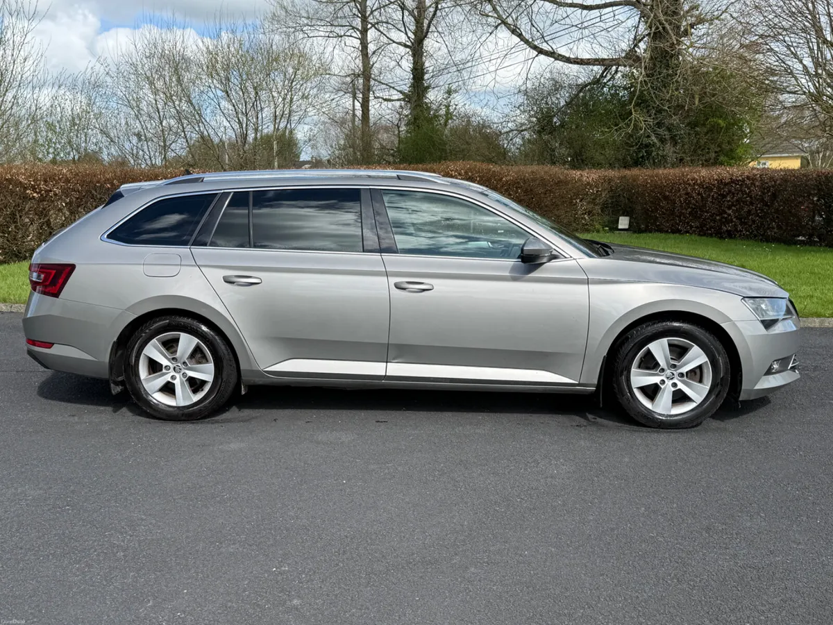 2016 Skoda Superb Estate Ambition - Image 4