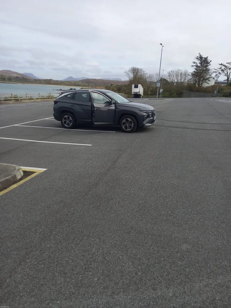 Hyundai Tucson executive*7000km* - Image 3