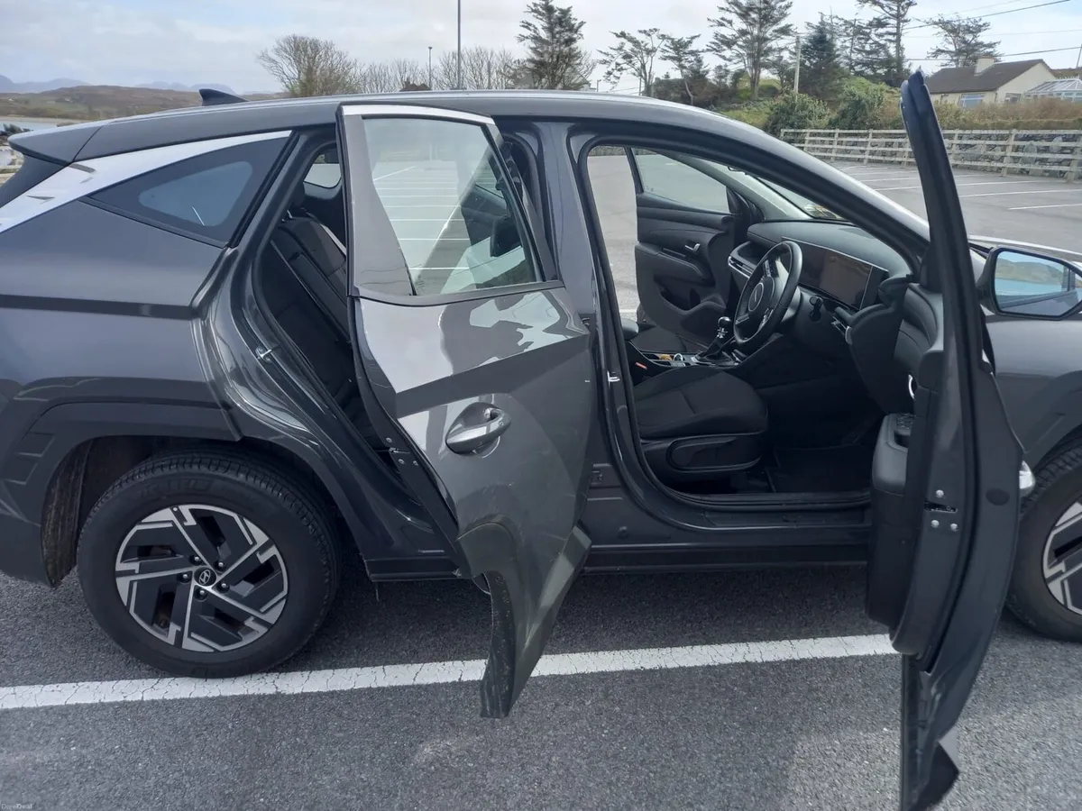 Hyundai Tucson executive*7000km* - Image 4