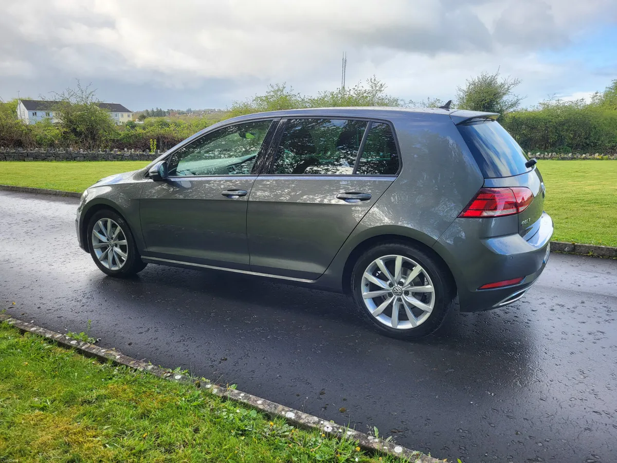 Volkswagen Golf  1.0TSI  HIGHLINE  LOW KMS - Image 4