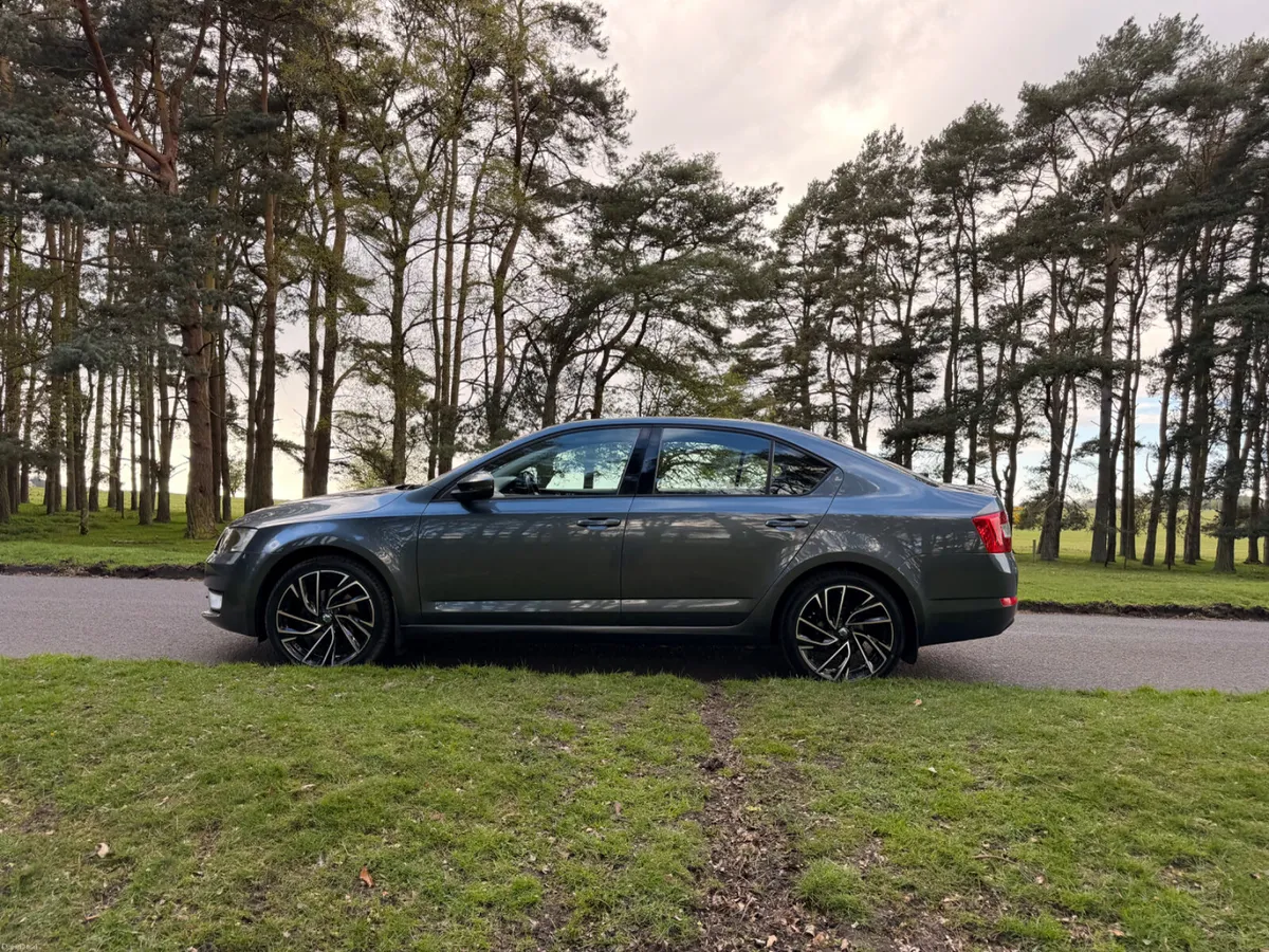 Skoda Octavia 2015 2.0 TDI 150 BHP - Image 4