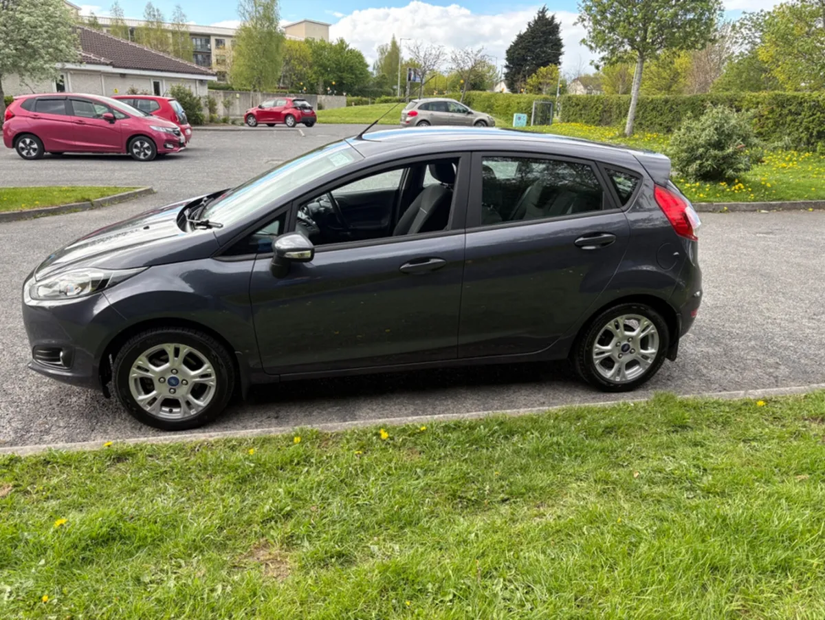 Ford Fiesta ZETEC 1.25 60PS M5 4DR MCA - Image 4