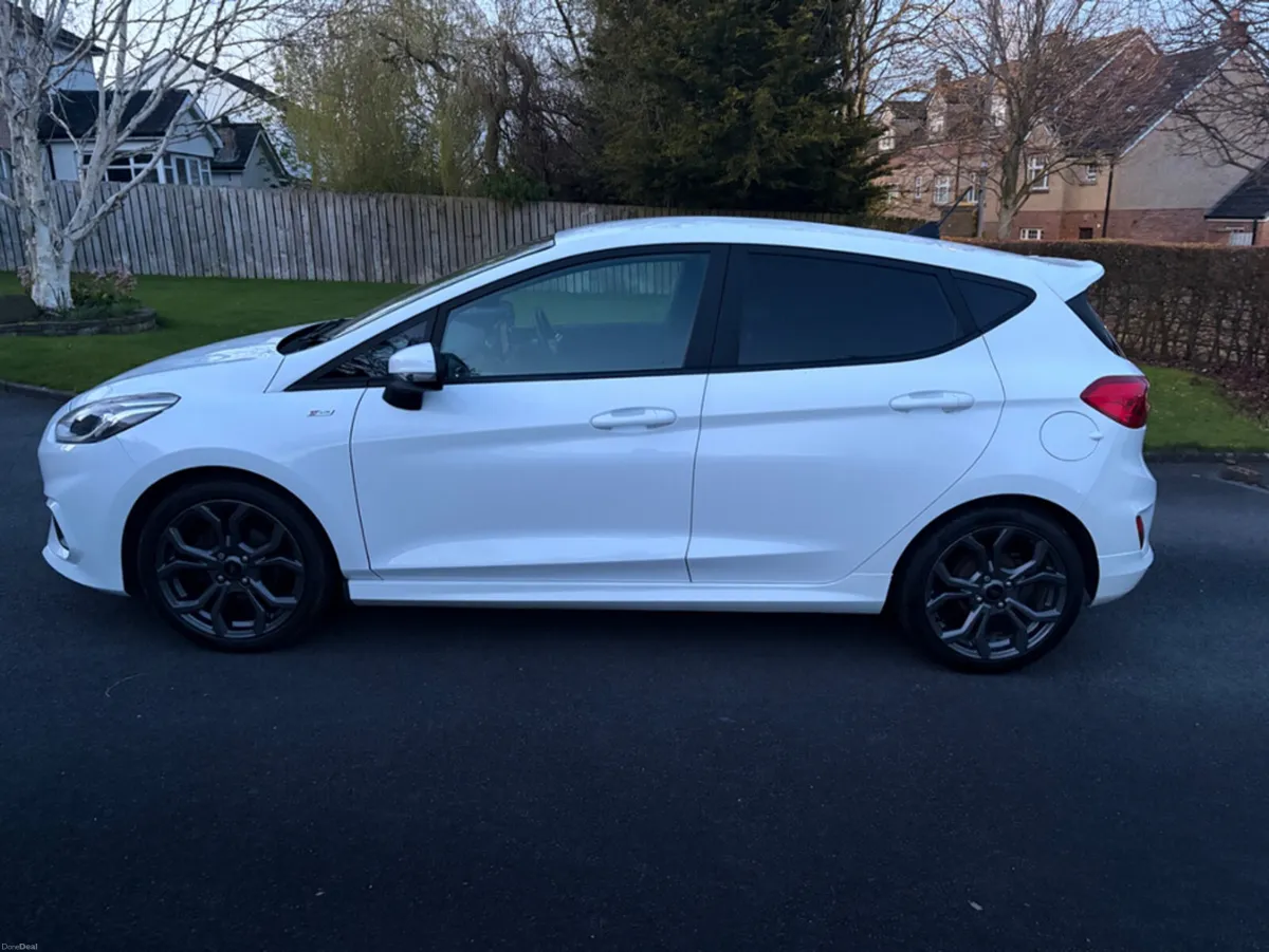Ford Fiesta ST-LINE EDITION T - Image 3