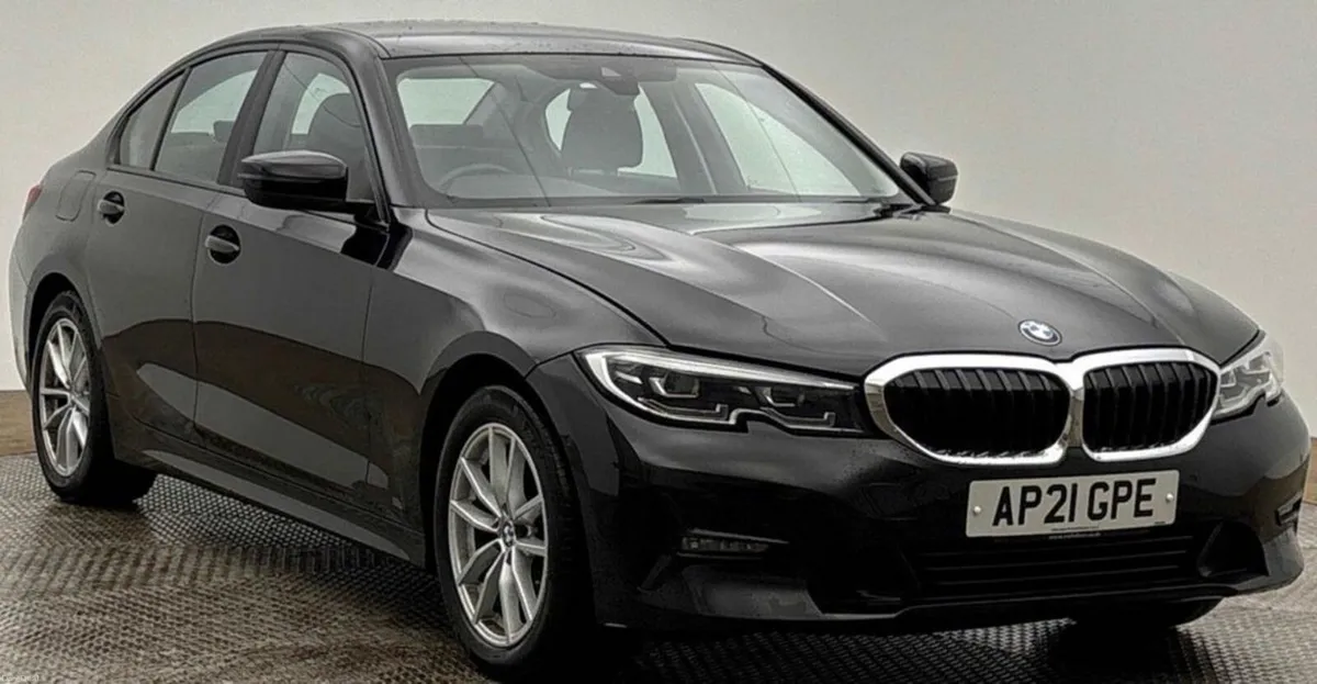 2.0 318d MHT SE Pro Saloon 4dr Diesel Hybrid Auto - Image 1