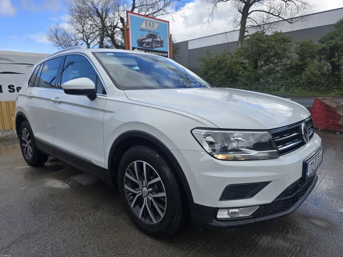 172 VW Tiguan 2.0TDI COMFORTLINE Low Miles - Image 3
