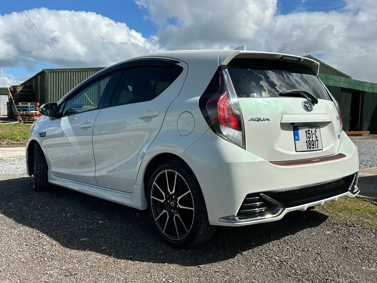 Car - Image 4
