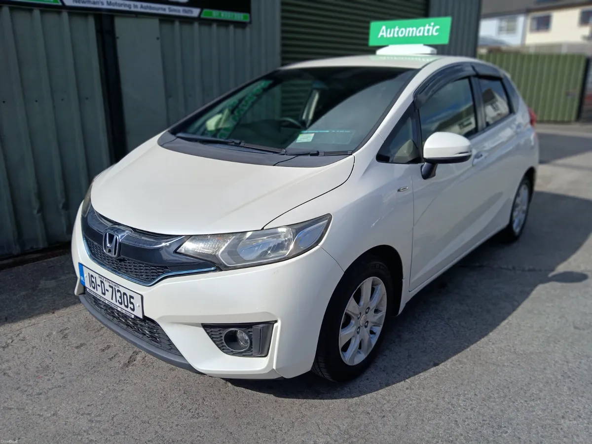 Honda Fit hybrid  2016  automatic low mileage - Image 3
