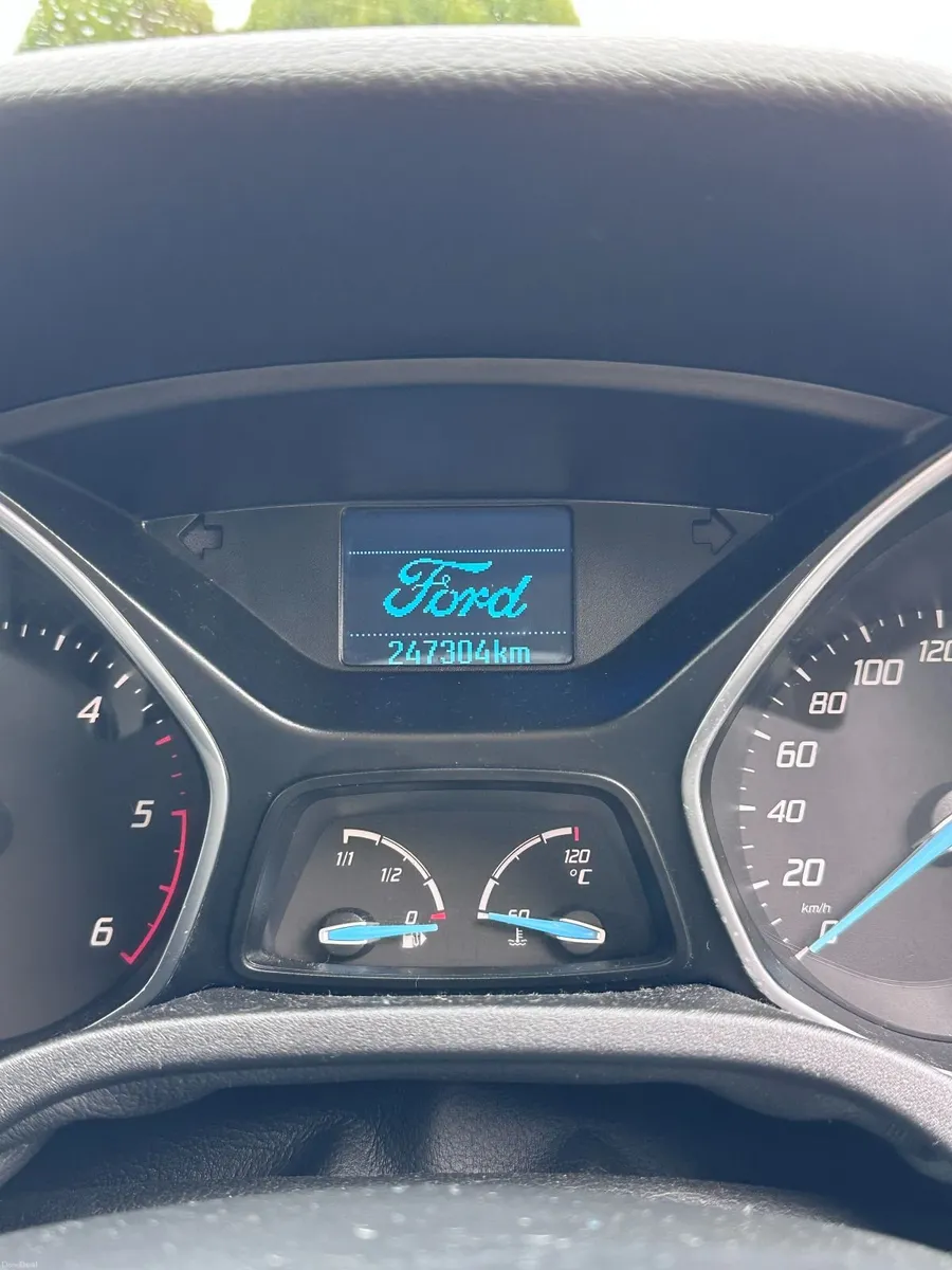 2012 Ford Focus Zetec 1.6 TDCI - Image 2