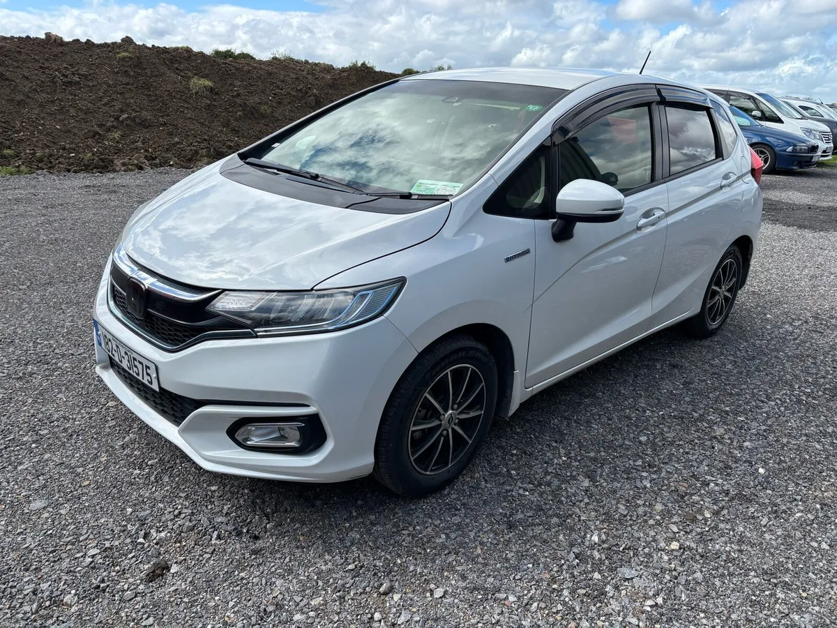 Honda Fit 2018 Hybrid Automatic - Image 3