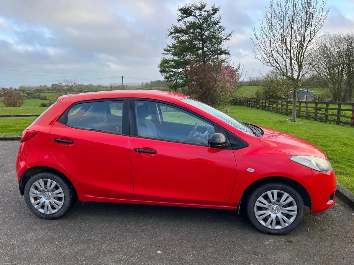 Mazda 2 - Image 2