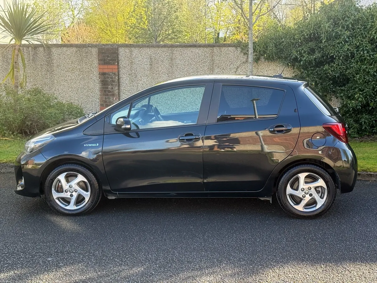 162 Toyota Yaris Hybrid 124kms NEW NCT 04/28 - Image 2