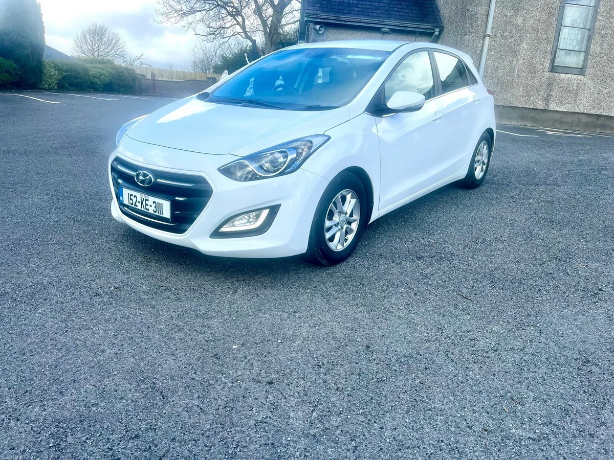 2015 Hyundai i30 Deluxe model - Image 2