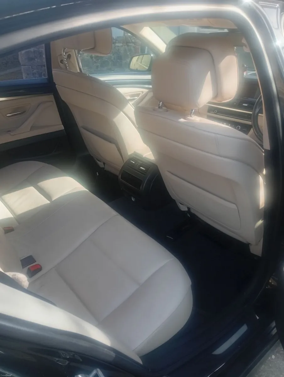 BMW 5-Series 2010 - Image 1