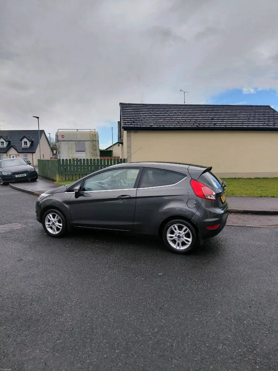 2017 Ford fiesta 1.2 zetec - Image 4