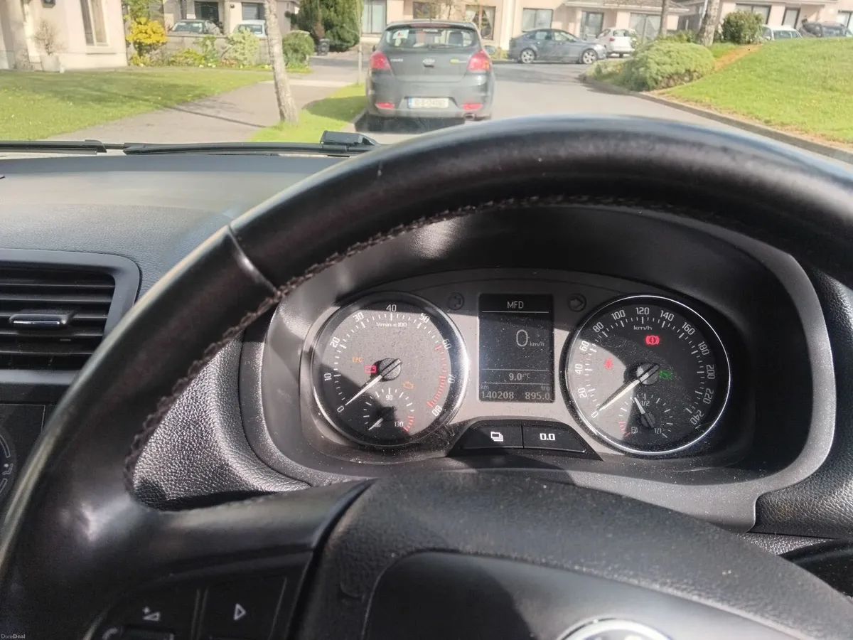 Skoda Fabia 2011 - Image 2