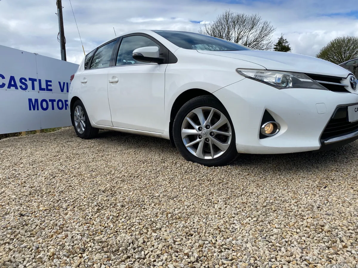 Toyota Auris 2013 NEW SHAPE MINT GALWAY €7995 - Image 3