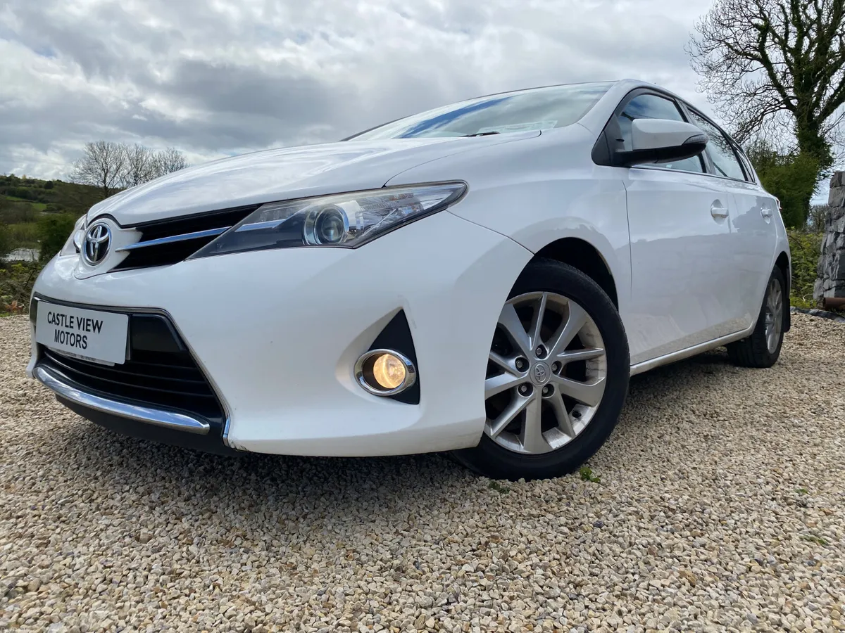 Toyota Auris 2013 NEW SHAPE MINT GALWAY €7995 - Image 4
