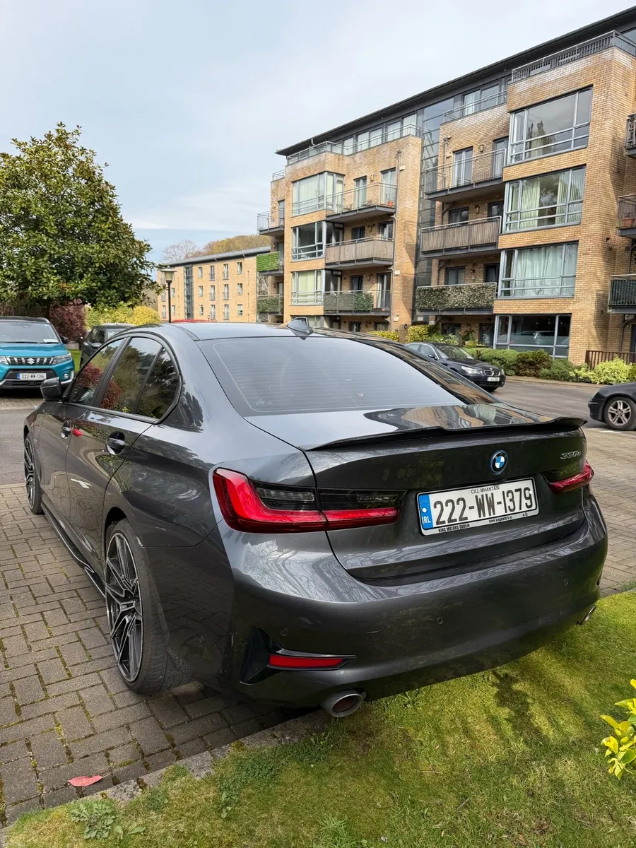 BMW 330e, Auto 20” M Sport Alloys - Image 2
