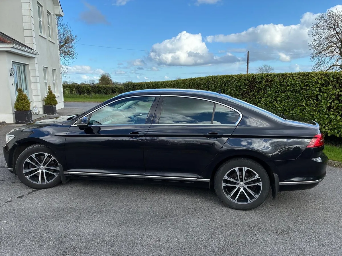 Volkswagen Passat 2019 - Image 4