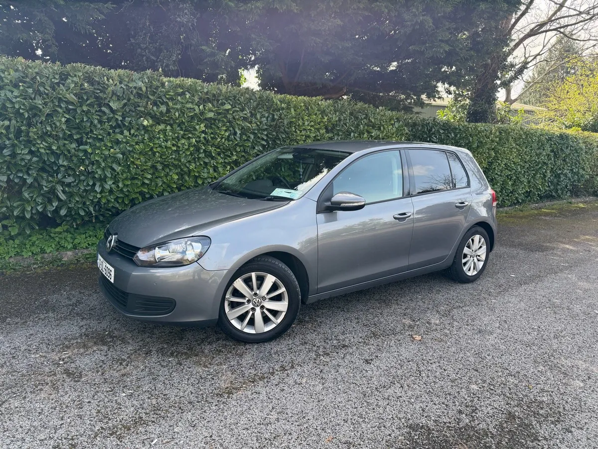 VW GOLF AUTOMATIC Diesel - Image 4