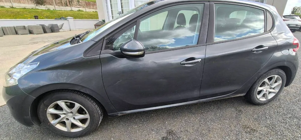 Peugeot 208 - Image 3