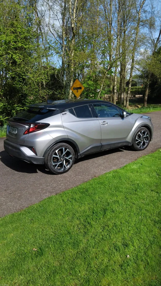 Toyota C-HR SPORT BI-TONE LOW MILES QUICK SALE - Image 3