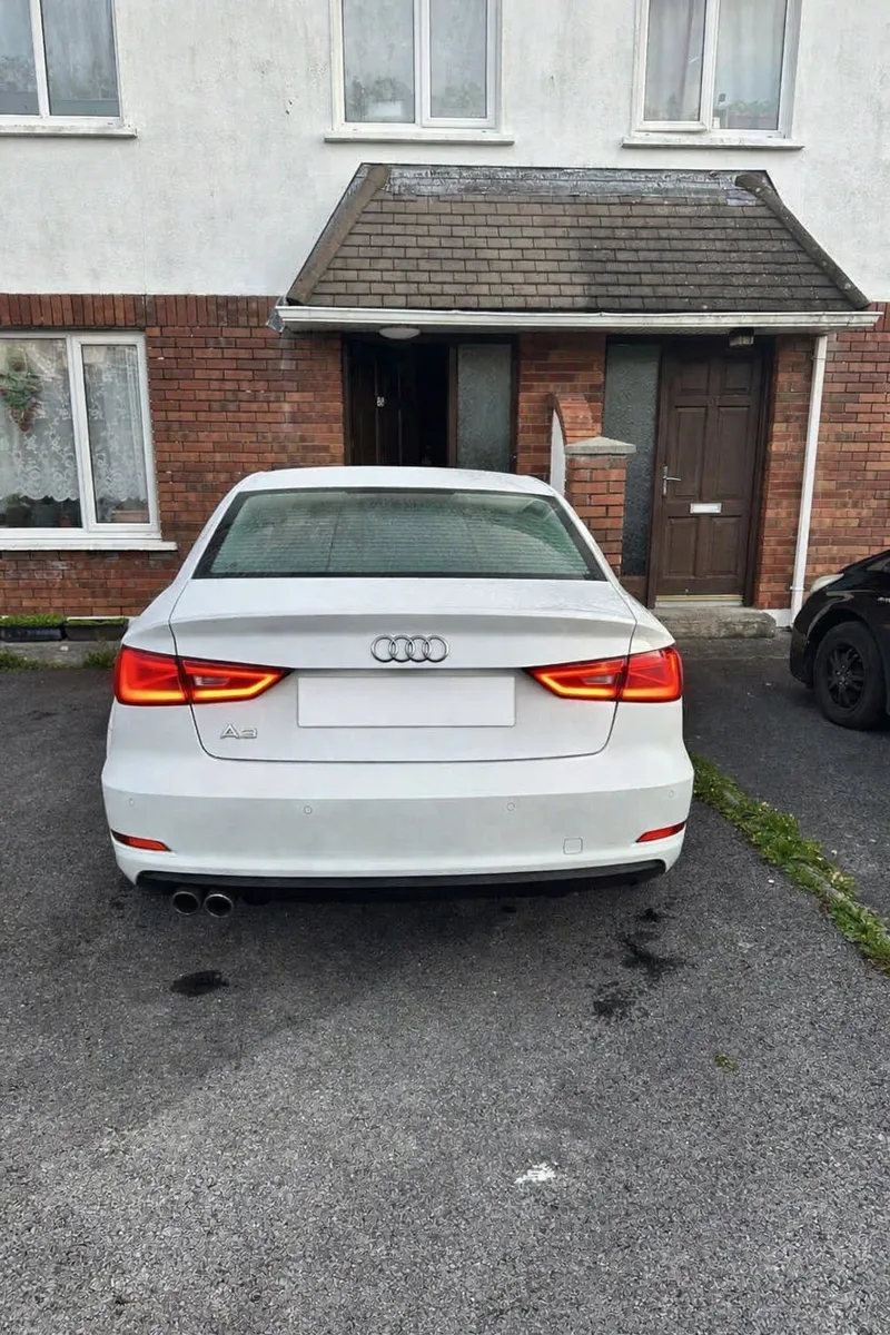 Audi A3 Stronic (€14,899) - Image 2