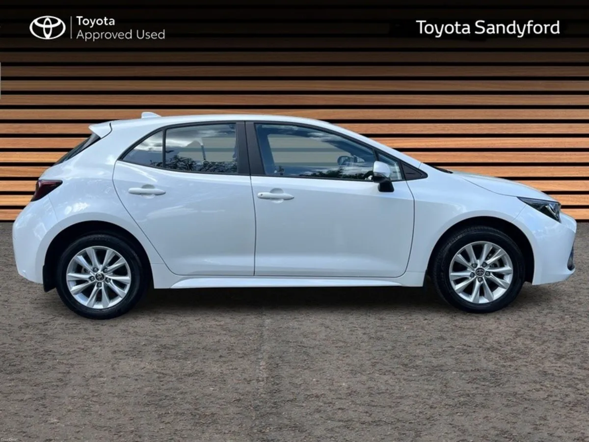Toyota Corolla HYBRID LUNA HATCHBACK - VERY LOW MI - Image 3