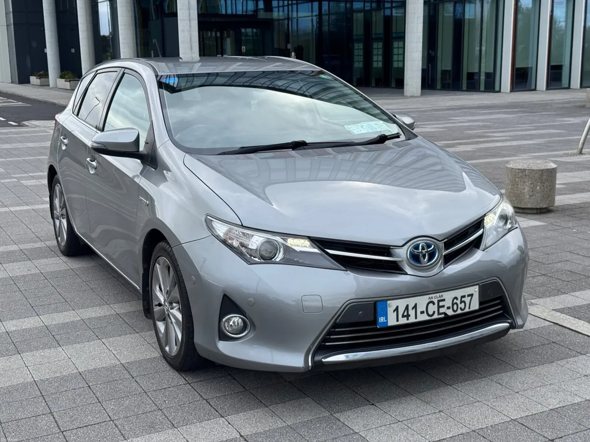 2014 Toyota Auris 1.8 Hybrid Automatic ✅LOW MILES - Image 2